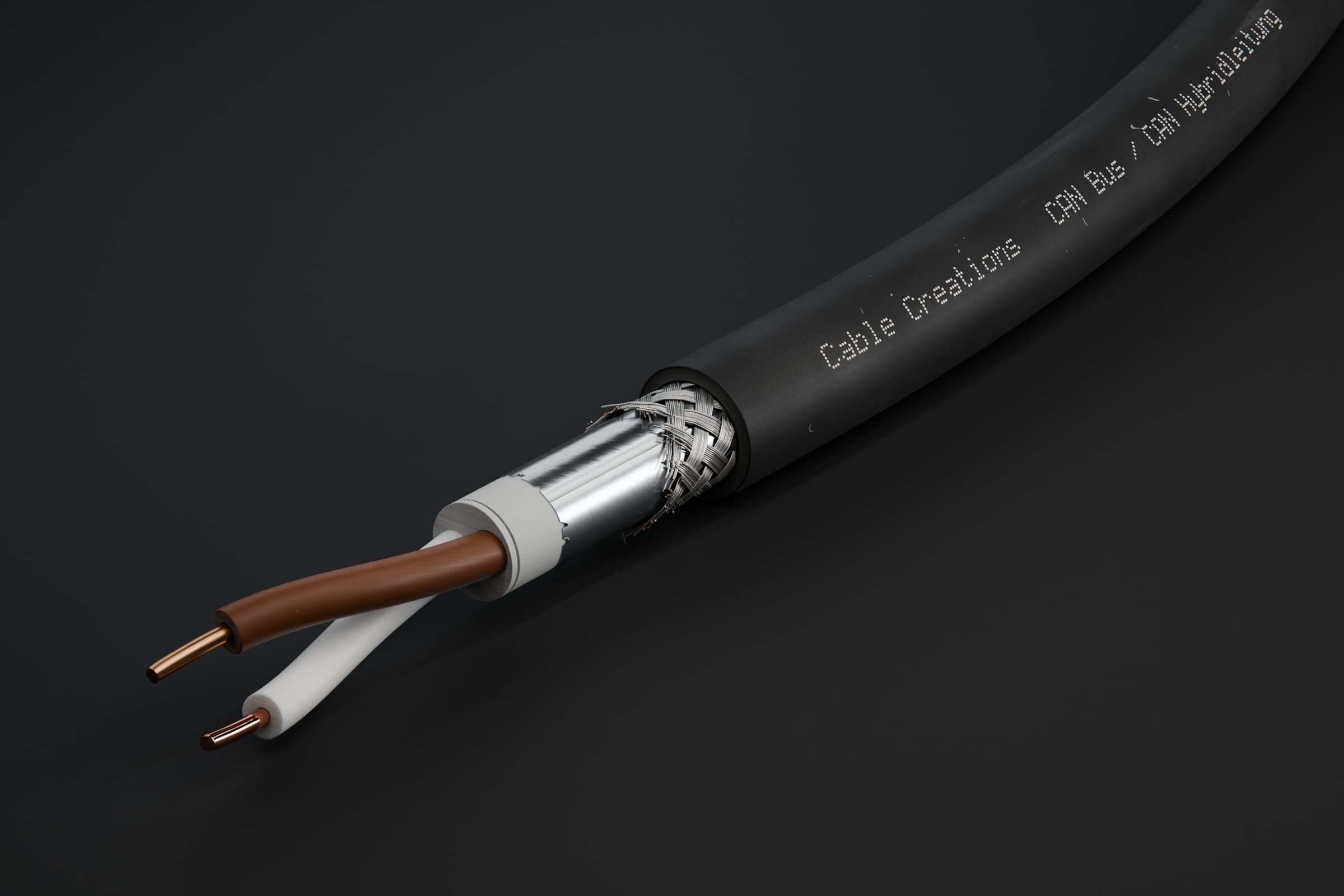 3D-Rendering: Dreiviertelansicht des abgesetzten Endes – CAN-Bus-Kabel mit violettem Mantel, Geflecht- und Folienschirm und einem Aderpaar in Weiß und Braun, im Fotostudio für blankes Metall, Aufdruck „Cable Creations“